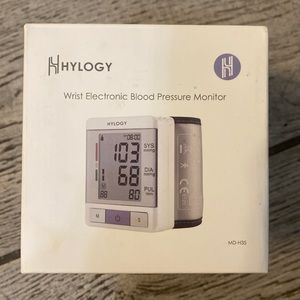 Hylogy wrist blood pressure cuff with case NWB